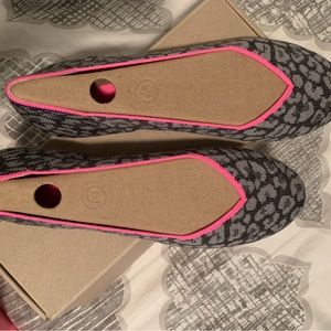 New, gray leopard Rothy round toe flats